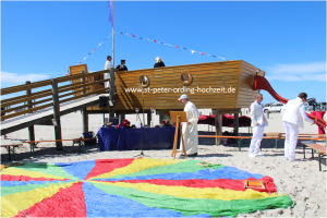 Am Strand in St. Peter-Ording wurde unsere Tochter am Kirchenschiff getauft. 