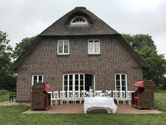 freie Trauung im Ferienhaus oder Haubarg